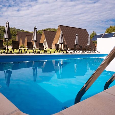La Casute Hotell Capatineni-Paminteni Exteriör bild