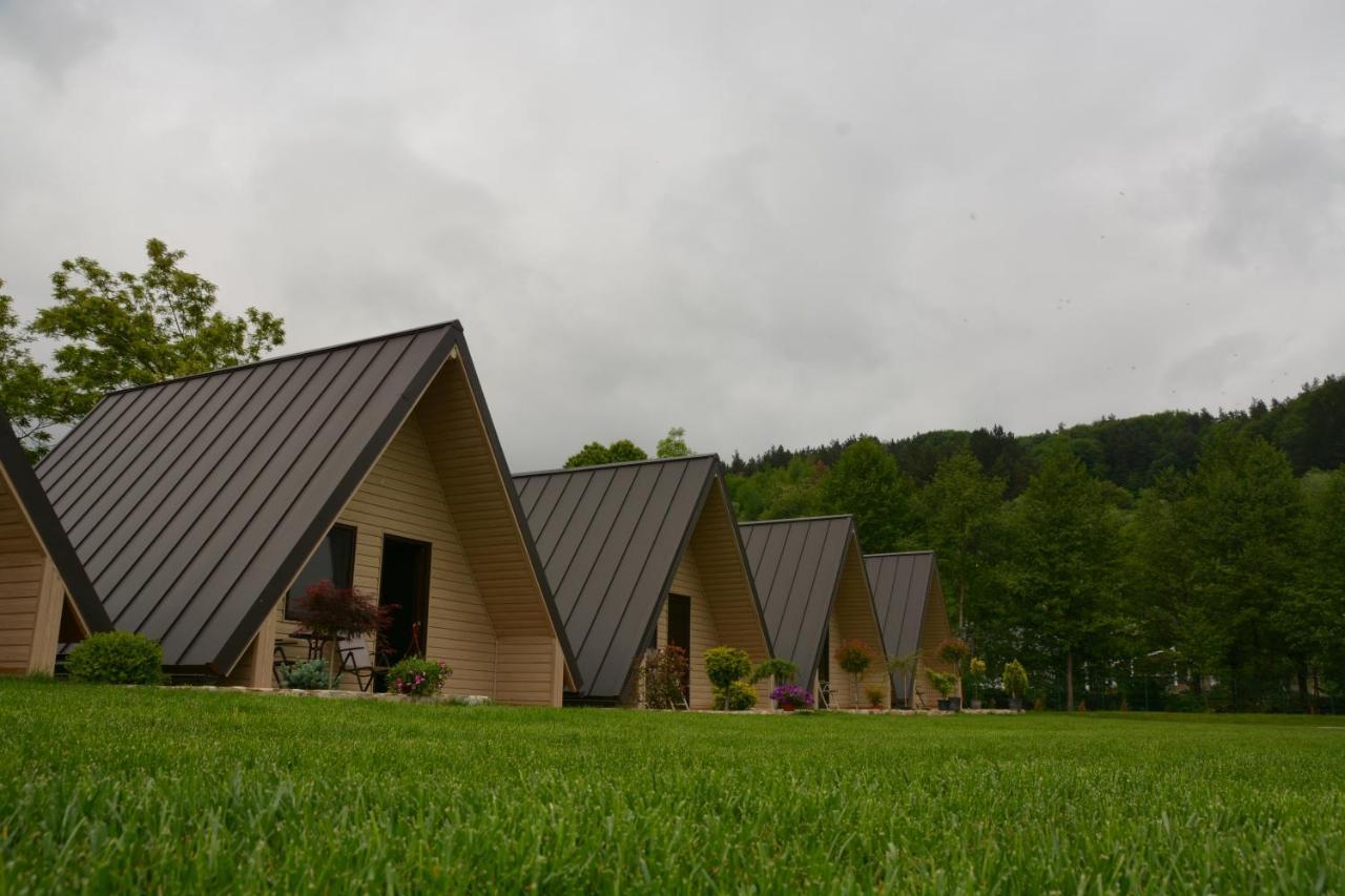 La Casute Hotell Capatineni-Paminteni Exteriör bild