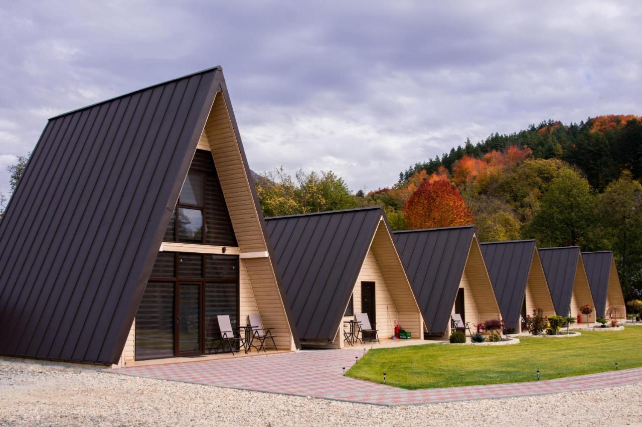 La Casute Hotell Capatineni-Paminteni Exteriör bild