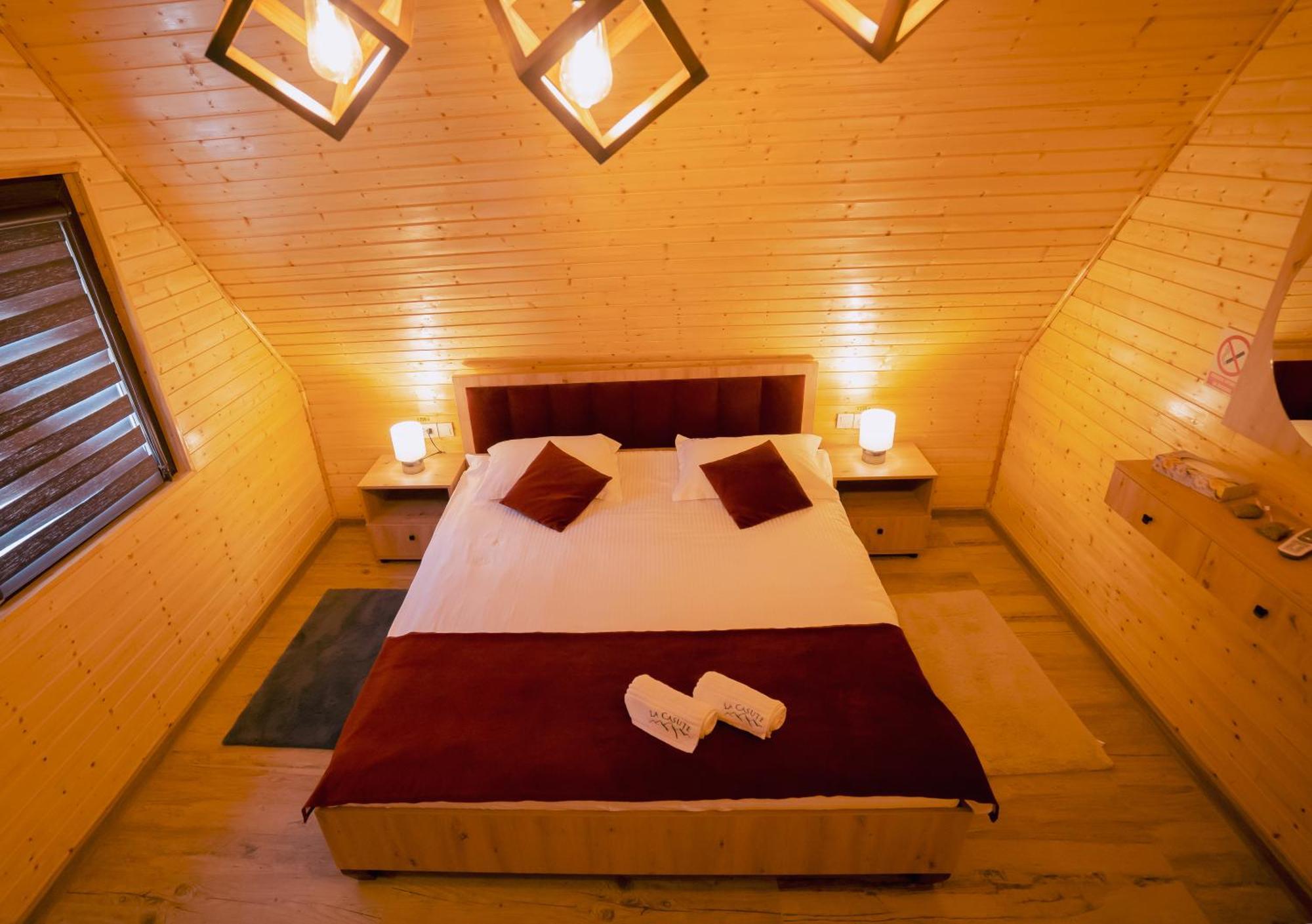 La Casute Hotell Capatineni-Paminteni Exteriör bild