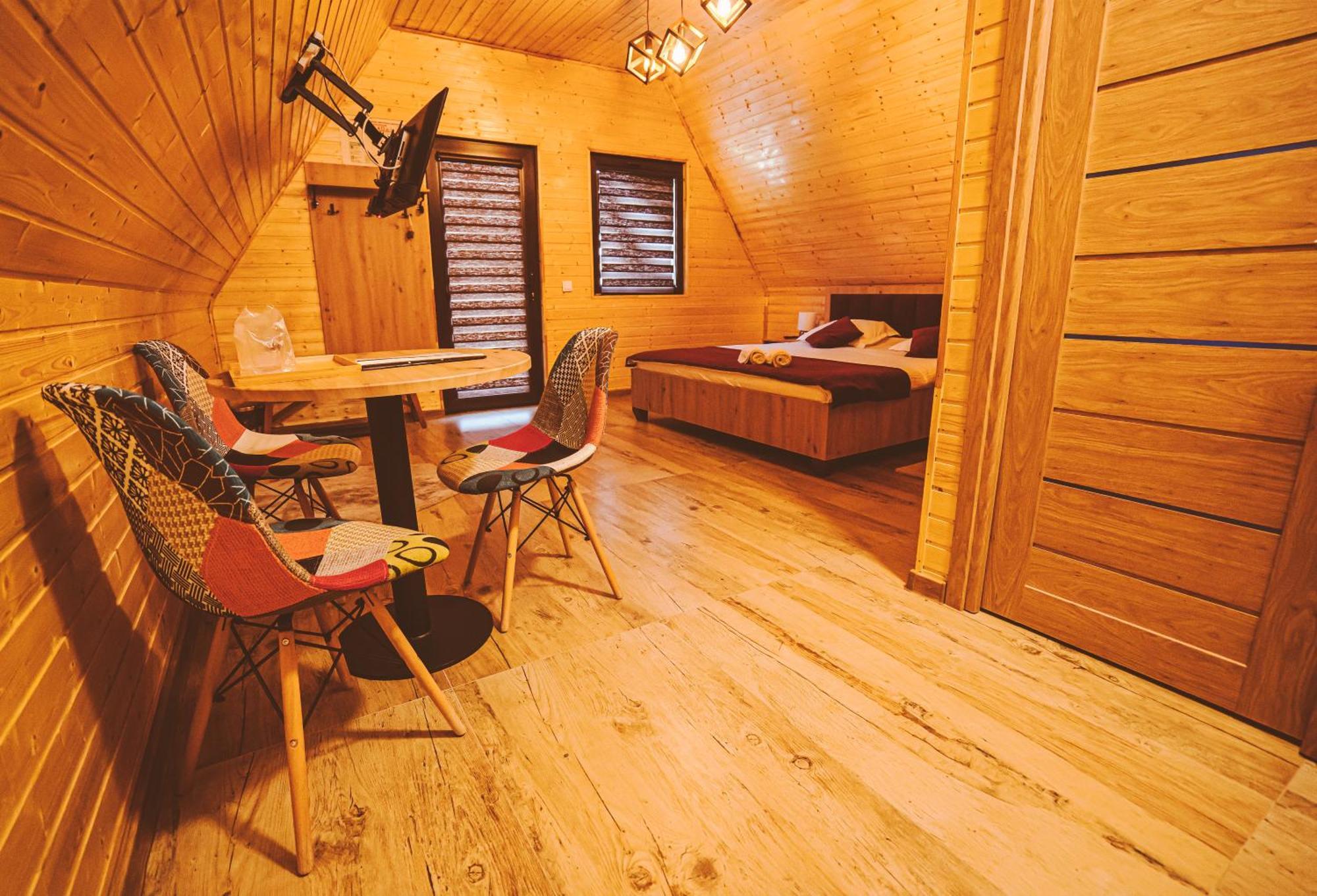 La Casute Hotell Capatineni-Paminteni Exteriör bild